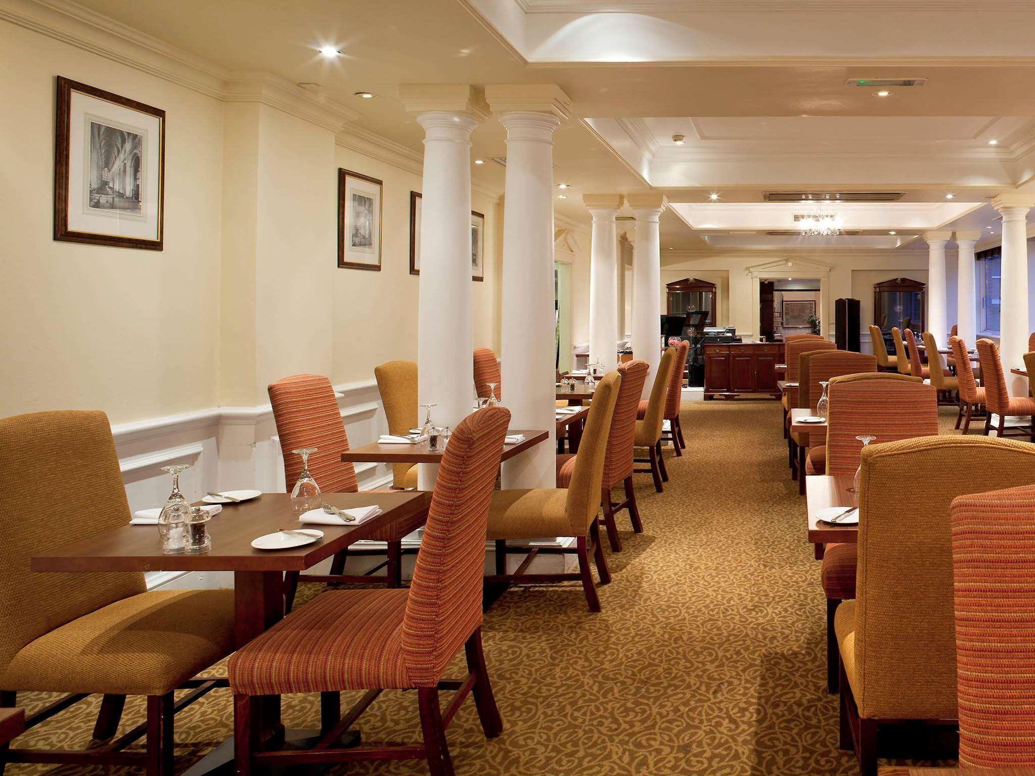 Winchester Wessex Hotel By Sunday Экстерьер фото
